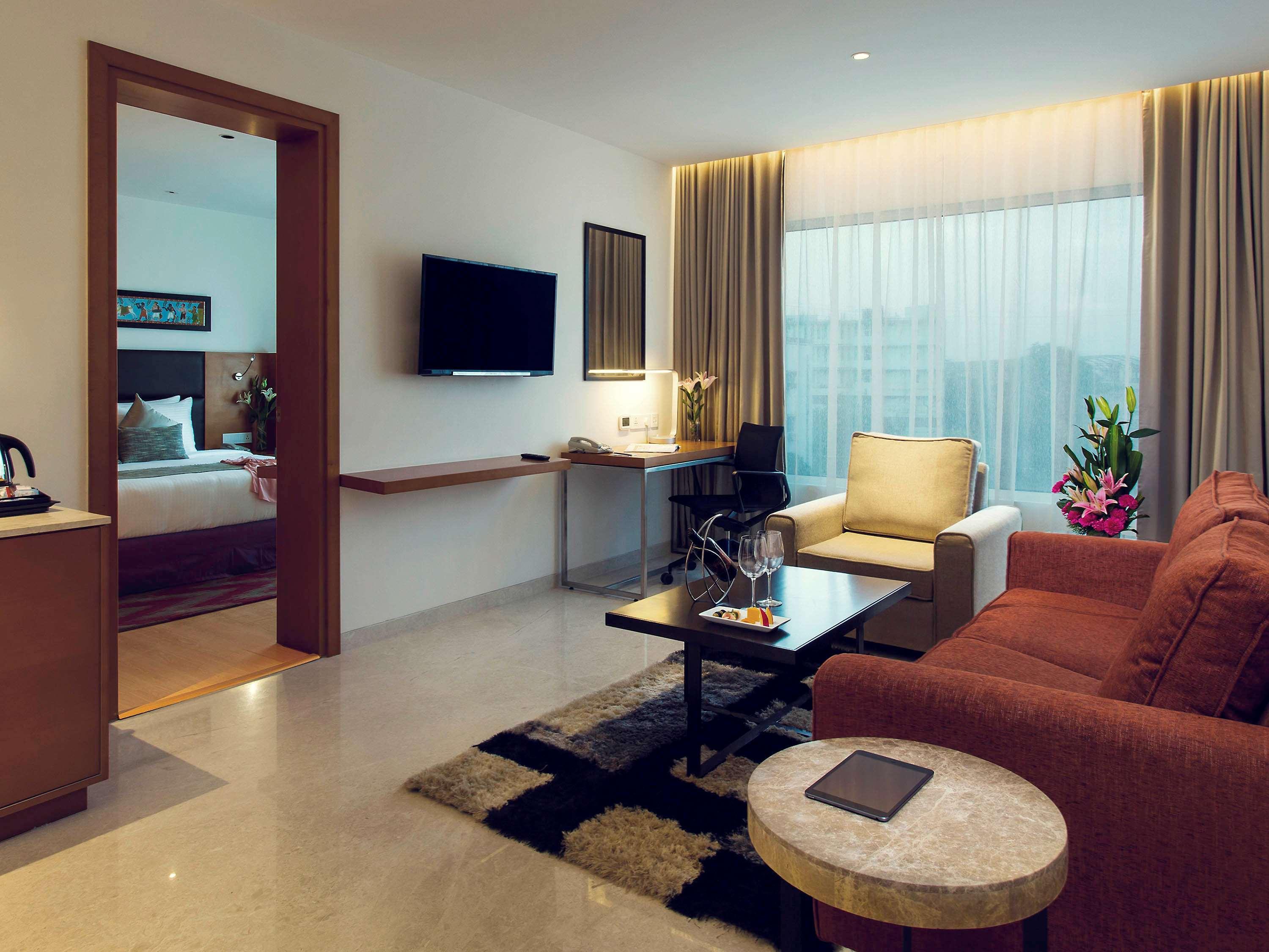 Mercure Hyderabad Kcp Banjara Hills, An Accor Hotel Luaran gambar Suite room at the hotel