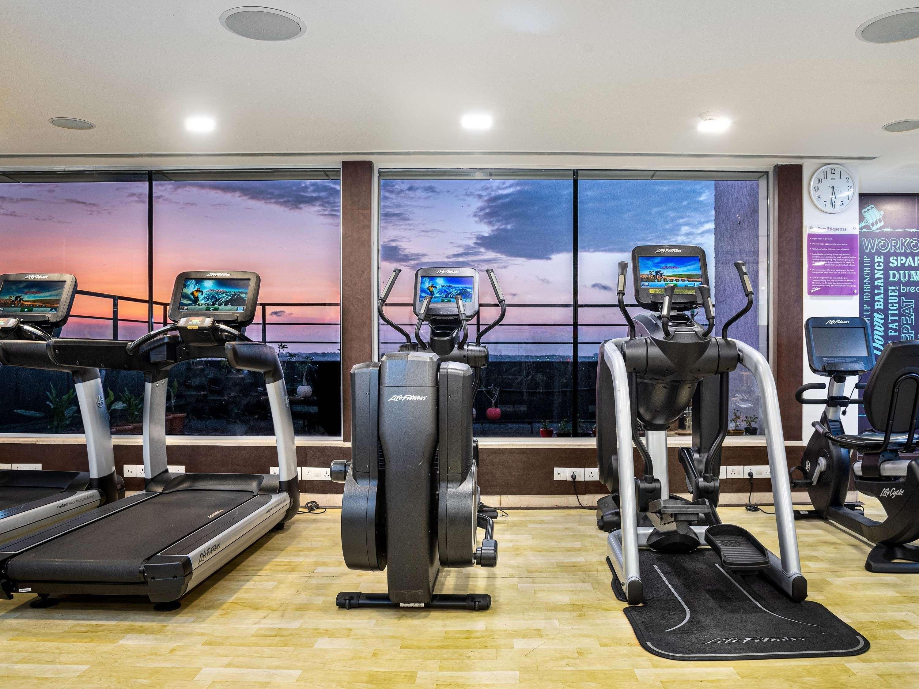 Mercure Hyderabad Kcp Banjara Hills, An Accor Hotel Luaran gambar The gym at the hotel