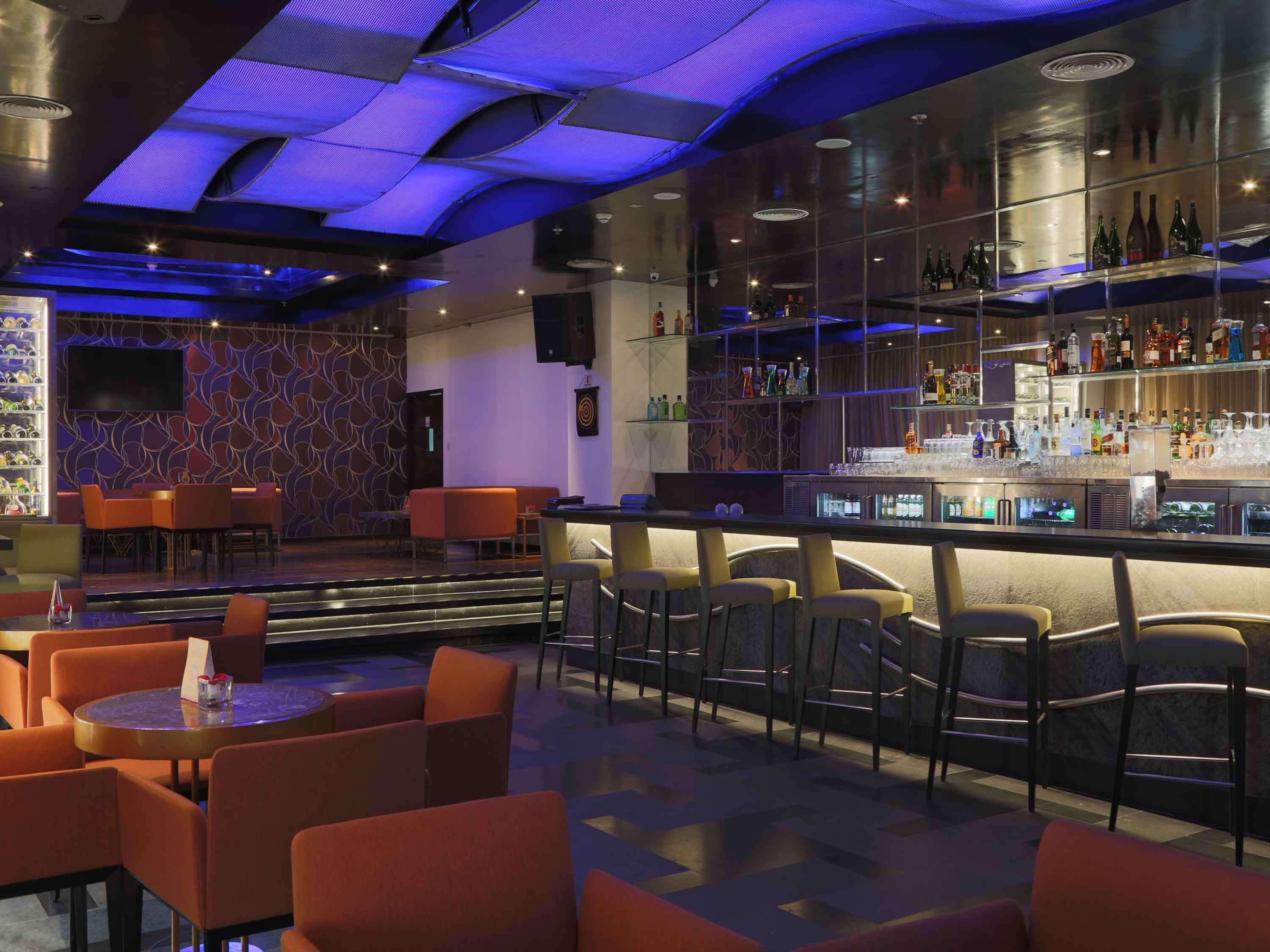 Mercure Hyderabad Kcp Banjara Hills, An Accor Hotel Luaran gambar The bar at the 101 bar