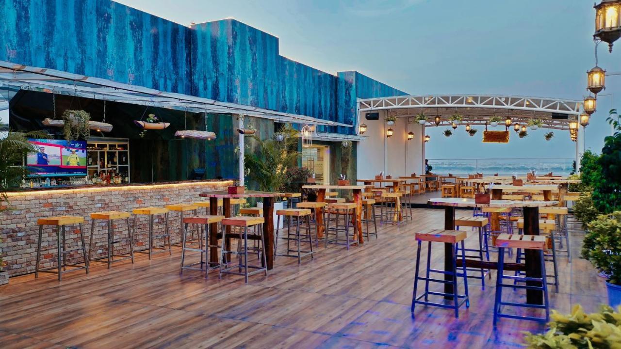 Mercure Hyderabad Kcp Banjara Hills, An Accor Hotel Luaran gambar Sky Bar